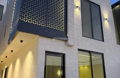 Villa 462 SQM with 1 Apartment Facing North