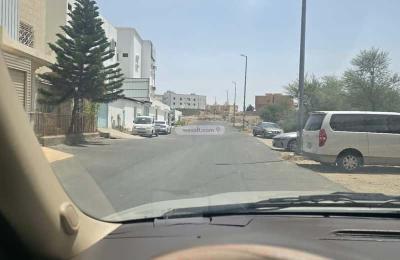 Building 570 SQM Facing West