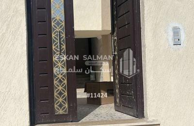 Floor 300 SQM with 4 Bedrooms