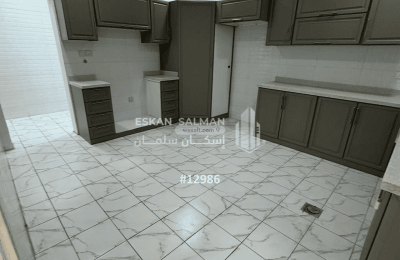 Apartment with 7 Bedrooms