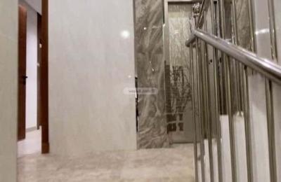 Apartment with 6 Bedrooms