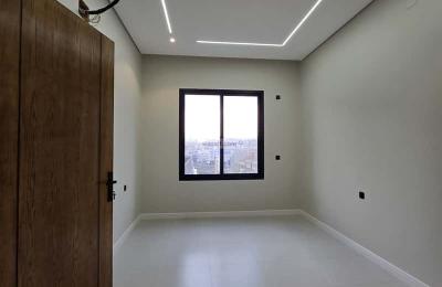 Apartment with 6 Bedrooms