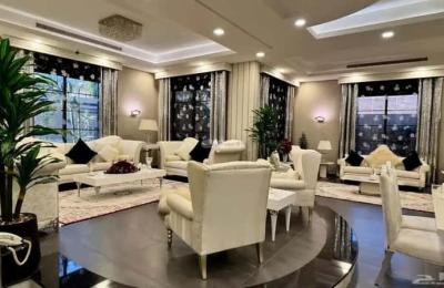 Villa 625 SQM with 4 Apartments Facing South