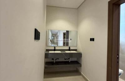 Floor 167.33 SQM with 6 Bedrooms