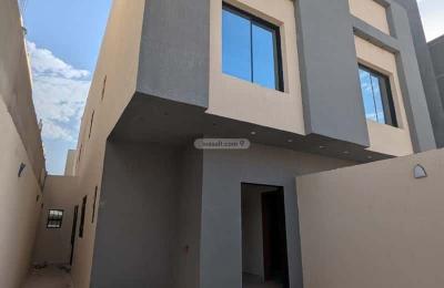 Floor 360 SQM with 4 Bedrooms