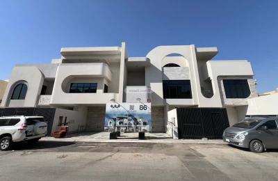 Floor 225 SQM with 4 Bedrooms