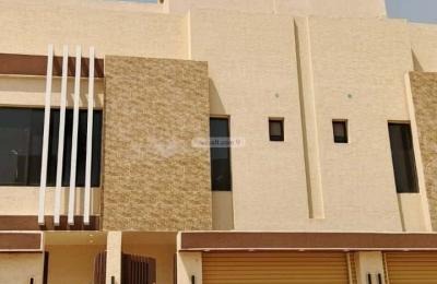 Floor 242 SQM with 5 Bedrooms