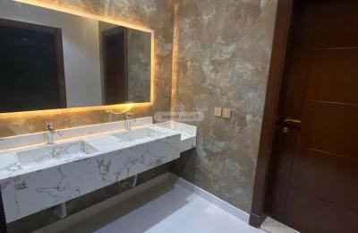 Apartment with 7 Bedrooms