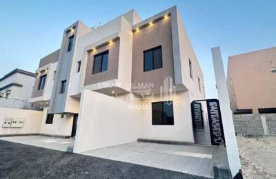 Apartment with 4 Bedrooms