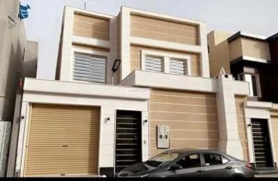 Villa 300 SQM Facing North on 18m Width Street