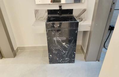 Apartment with 9 Bedrooms