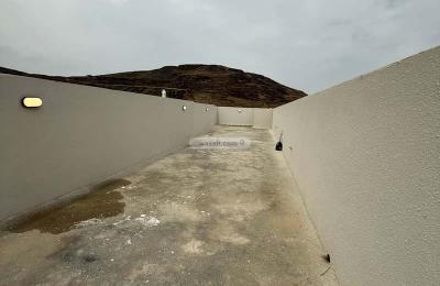 Apartment with 6 Bedrooms