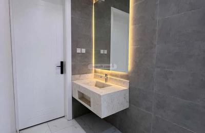 Floor 500 SQM with 6 Bedrooms