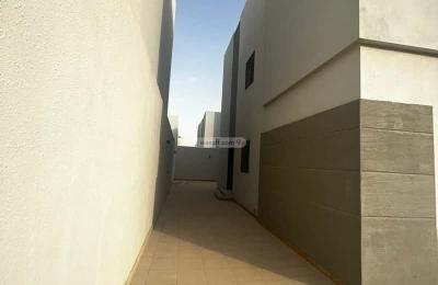 Villa 300 SQM Facing North with 4 Bedrooms