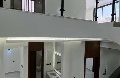 Floor 257.9 SQM with 6 Bedrooms
