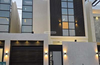 Villa 300 SQM with 3 Apartments Facing East