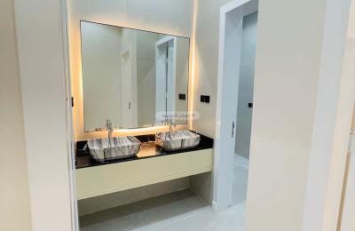 Floor 215.03 SQM with 6 Bedrooms