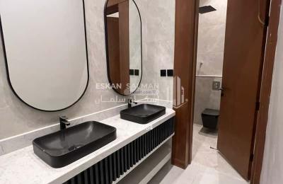 Floor 177.81 SQM with 5 Bedrooms