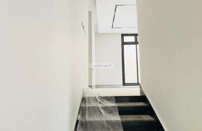 Villa 343 SQM with 1 Apartment Facing South