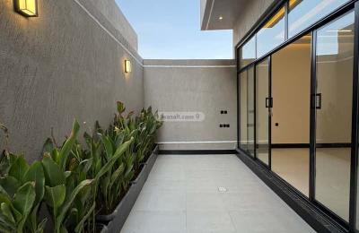 Villa 312 SQM with 1 Apartment Facing North