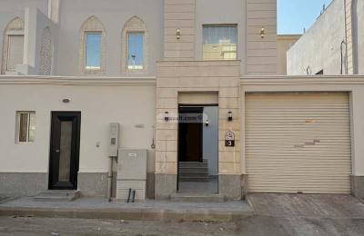 Villa 209 SQM Facing East with 4 Bedrooms