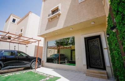 Floor 191.74 SQM with 5 Bedrooms