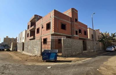 Building 525 SQM with 3 Floors Facing South