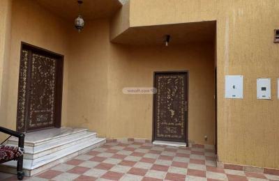 Villa 500 SQM Facing South on 20m Width Street