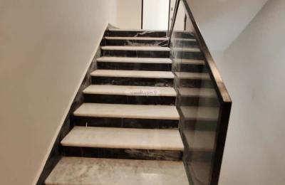 Floor 175.64 SQM with 5 Bedrooms