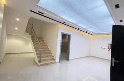 Floor 173.65 SQM with 5 Bedrooms