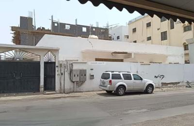 Villa 700 SQM with 3 Apartments Facing North