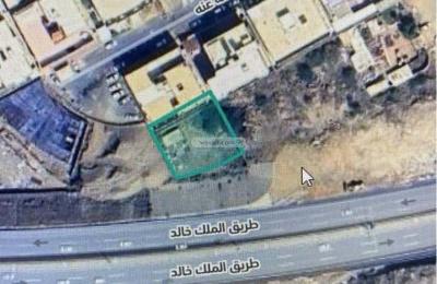 Land 784.49 SQM Facing South on 64m Width Street