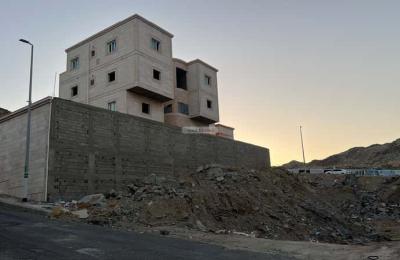 Land 632.51 SQM Facing South on 15m Width Street