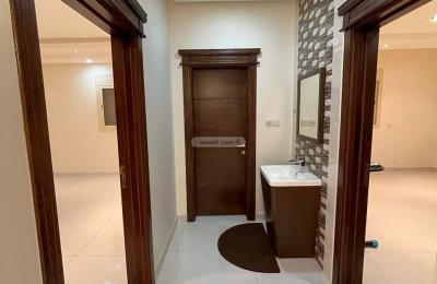 Villa 600 SQM Facing West with 10 Bedrooms