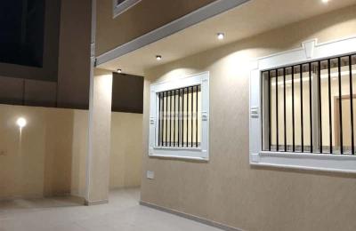 Building 451.38 SQM Facing East