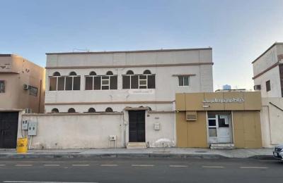 Villa 450 SQM Facing North on 25m Width Street