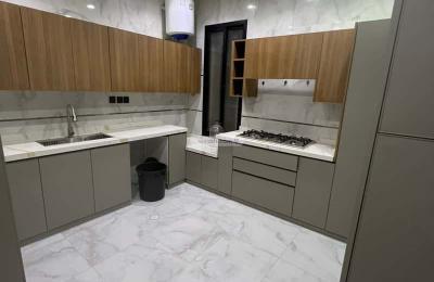 Floor 179.89 SQM with 5 Bedrooms