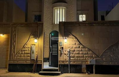 Villa 300 SQM Facing West with 5 Bedrooms