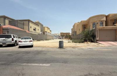 Land 600 SQM Facing South on 20m Width Street