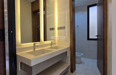 Apartment with 6 Bedrooms