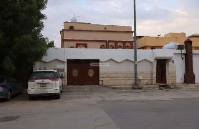 Villa 700 SQM Facing North on 20m Width Street