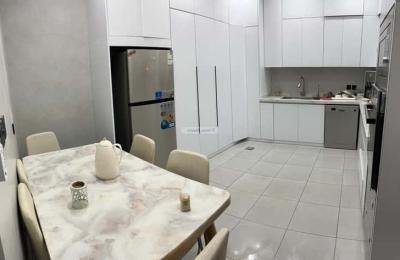 Apartment with 5 Bedrooms