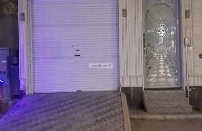 Semi-Furnished Villa 319 SQM Facing North