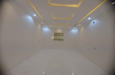 Floor 450 SQM with 4 Bedrooms