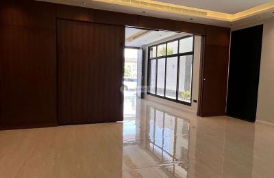 Floor 214.79 SQM with 4 Bedrooms