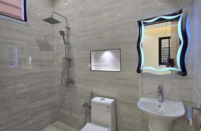 Apartment with 6 Bedrooms