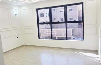 Apartment with 6 Bedrooms