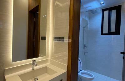 Apartment with 6 Bedrooms