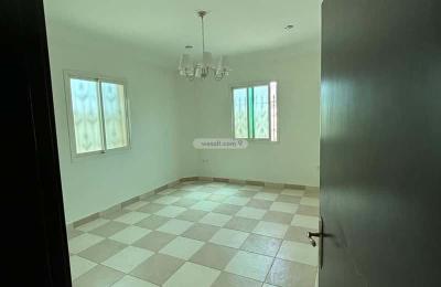 Floor 325 SQM with 4 Bedrooms