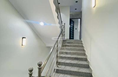 Apartment 335.47 SQM with 8 Bedrooms